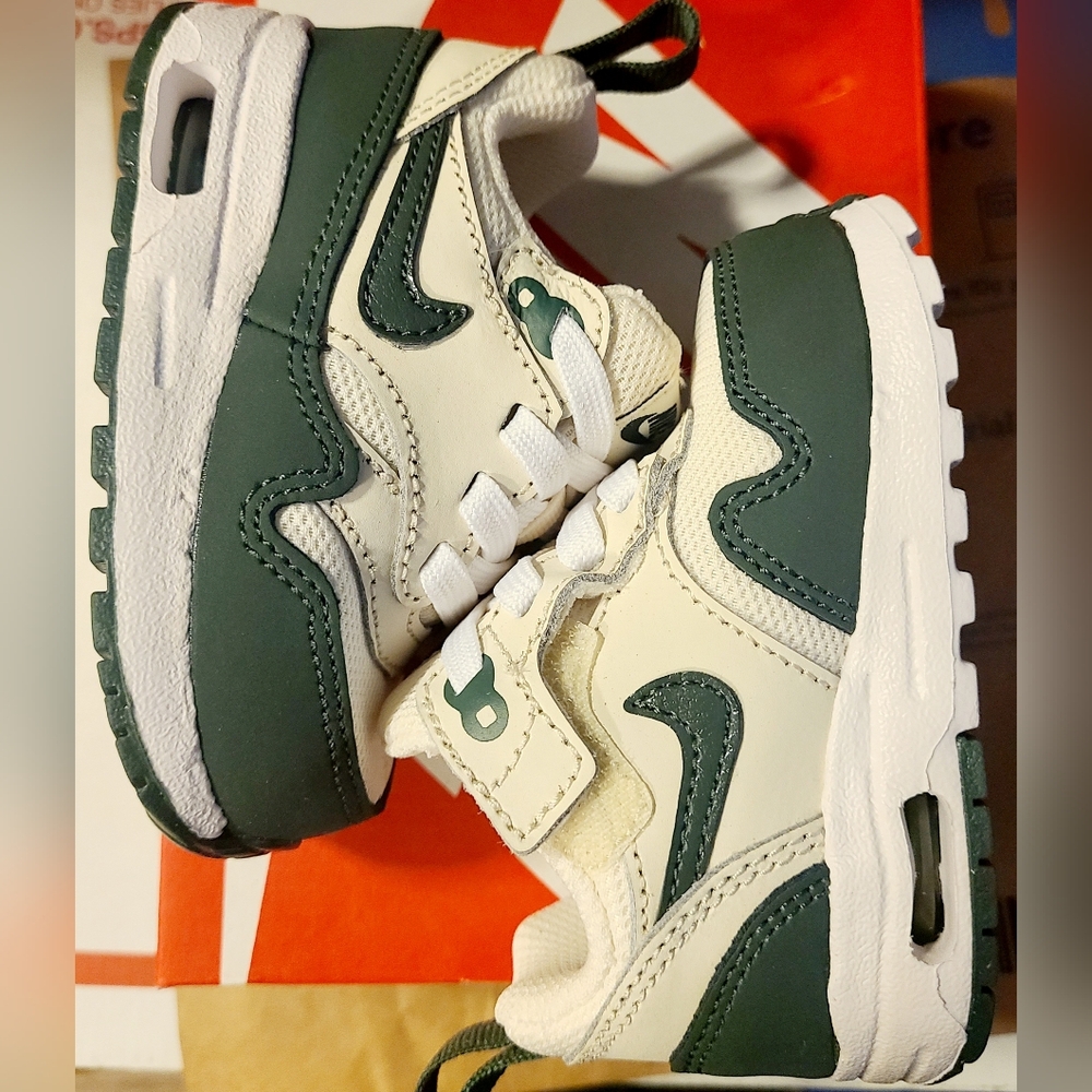 Nike Air Max Toddler Shoes 4C NEW